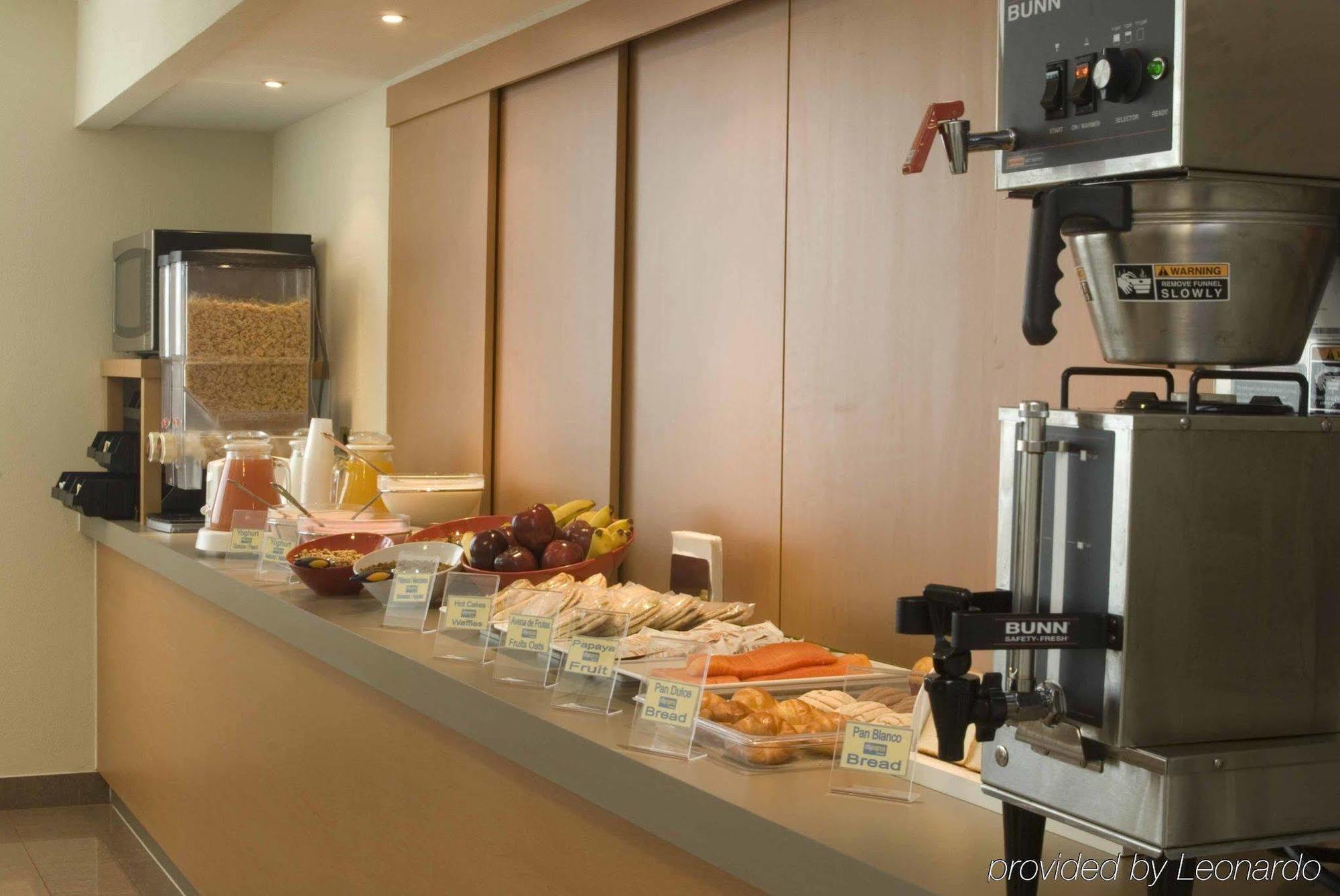 City Express โคอาทซาโคลคอส ร้านอาหาร รูปภาพ